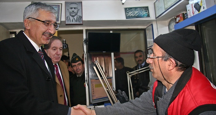 VALİ ESNAF ZİYARETİNDE BULUNDU (SERKAN ŞANSEVER/ÇORUM-İHA)