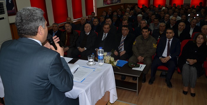 İLÇE KOORDİNASYON KURULU TOPLANTISINA STK TEMSİLCİLERİ İLE KÖY VE MAHALLE MUHTARLARI KATILDILAR. (İSMAİL KABAKDERE/ÇORUM-İHA)