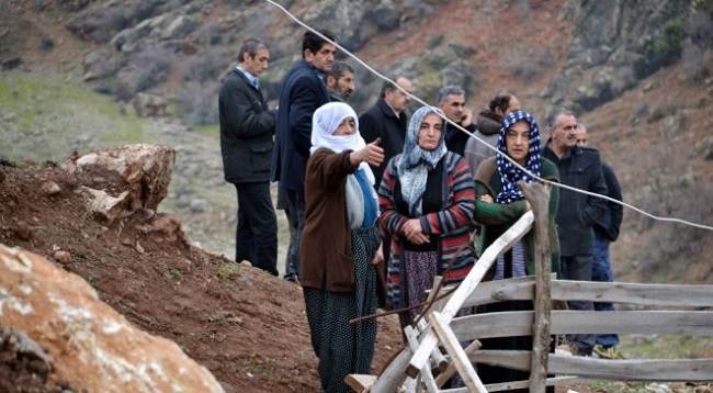 ÇORUM’DA İKİ KATLI EV ÇÖKTÜ