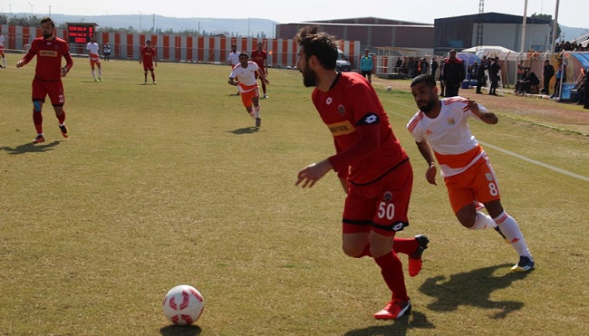 SPOR TOTO 3. LİG 1. GRUP 26. HAFTA MAÇINDA ERZİN BELEDİYESPOR, SAHASINDA ÇORUM BELEDİYESPOR’U 1-0 MAĞLUP ETTİ. (MEHMET URAS/HATAY-İHA)