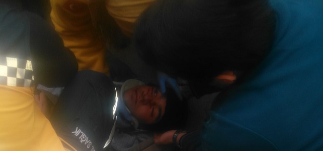 ÖNÜNDE GİDEN OTOMOBİLE ARKADAN ÇARPAN MOTOSİKLET SÜRÜCÜSÜ MUSTAFA KALE YARALANDI (TUNCAY MUMCU/ÇORUM-İHA)