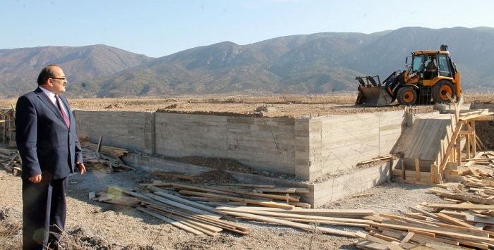 BAŞKAN MEZBAHA İNŞAATINI İNCELEDİ