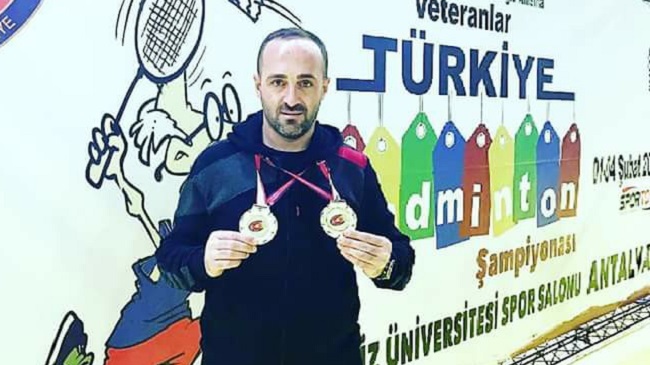 BADMİNTON’DA TÜRKİYE BİRİNCİSİ OLDU