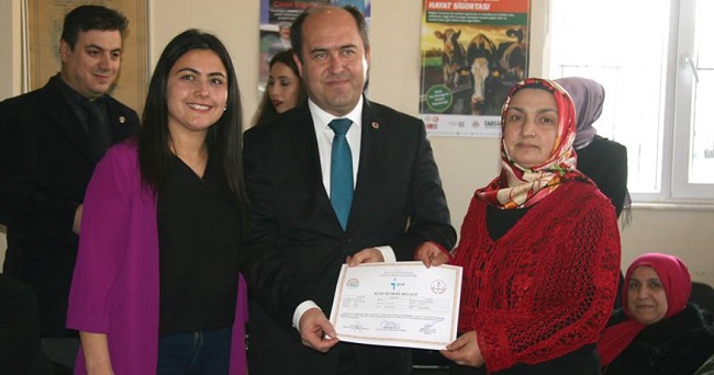 PEYNİRCİ BAYANLAR SERTİFİKALARINI ALDI