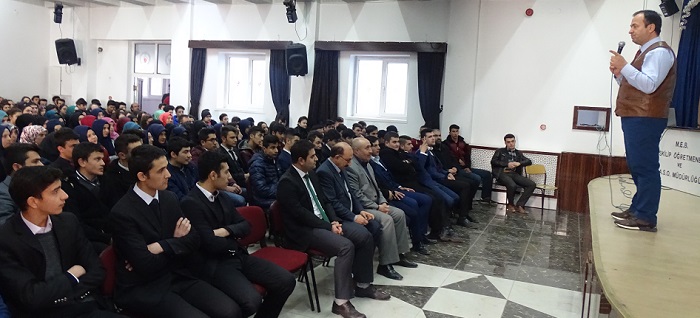 YGS ÖĞRENCİLERİNE MORAL SEMİNERİ