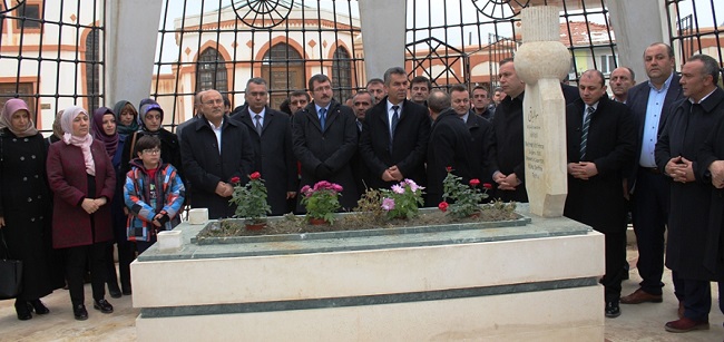 ATIF HOCA MEZARI BAŞINDA ANILDI