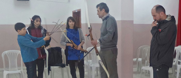 ÇORUM’UN İSKİLİP İLÇESİNDE METİN ALKAN HALK EĞİTİM MERKEZİ AKŞAM SANAT OKULU İLE ANADOLU İMAM HATİP LİSESİ MÜDÜRLÜĞÜ’NÜN ORTAK ÇALIŞMALARI SONUCU OKÇULUK KURSU AÇILDI. (TUNCAY MUMCU/ÇORUM-İHA)