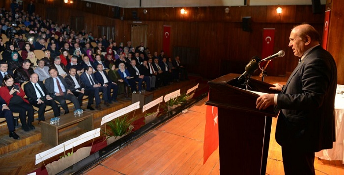 AK PARTİ MKYK ÜYESİ VE İSTANBUL MİLLETVEKİLİ BURHAN KUZU, CUMHURBAŞKANLIĞI SİSTEMİ İLE ÖZYÖNETİM VE ÖZERKLİĞİN GELECEĞİ YÖNÜNDEKİ SÖYLEMLERİ ELEŞTİREREK, YENİ SİSTEMDE ÜLKENİN REJİMİ İLE ZERRE KADAR SIKINTI ÇIKARACAK BİR HÜKMÜN OLMADIĞINI AÇIKLADI. (M. MUTTALİP YALÇIN/ÇORUM-İHA)