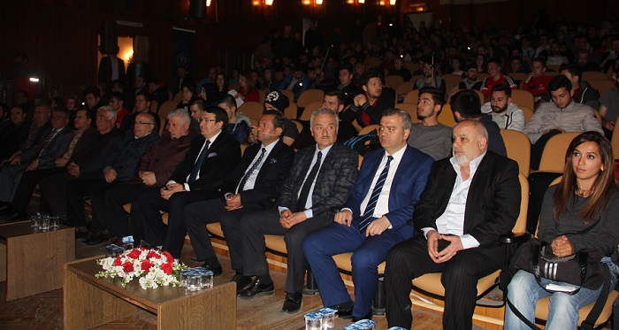 GENÇLİK VE SPOR BAKANLIĞI GENÇLİK SOHBETLERİ KAPSAMINDA SPORUN MUTFAĞINDAKİLER GENÇLERLE BULUŞTU. (M. MUTTALİP YALÇIN/ÇORUM-İHA)