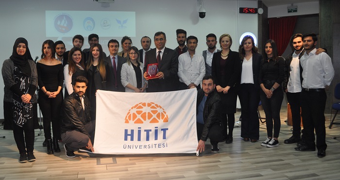 PROGRAM SONUNDA TOPLU FOTOĞRAF ÇEKTİRDİLER (SERKAN ŞANSEVER/ÇORUM-İHA)