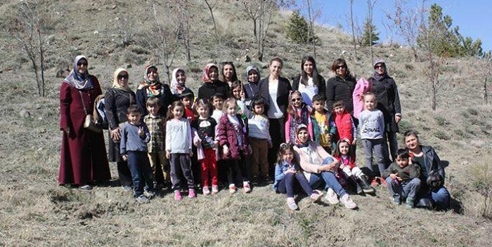 ÖĞRENCİLER FİDAN DİKTİ (SERKAN ŞANSEVER/ÇORUM-İHA)