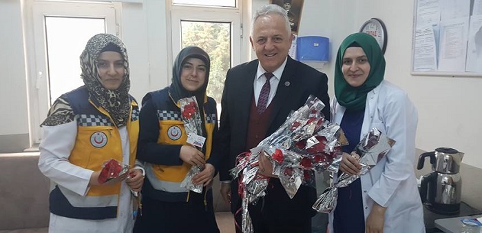 ŞİFA VEREN ELLERİ UNUTMADI