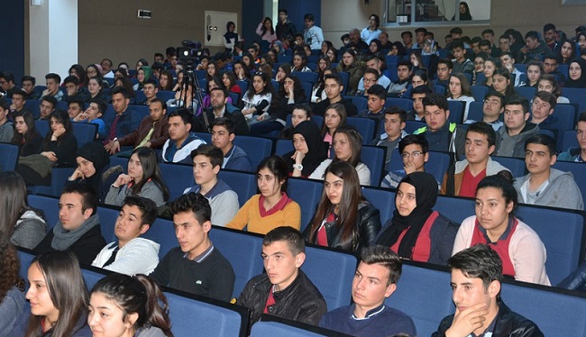 ÖĞRENCİLER DEĞERLER FİLMİNİ İZLEDİ