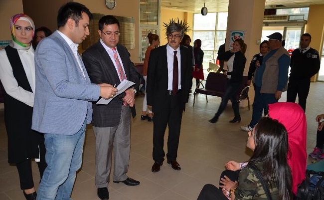 ÇORUM’UN OSMANCIK İLÇESİNDE 12 ÖĞRENCİ, YEDİKLERİ YEMEKTEN ZEHİRLENEREK HASTANEYE KALDIRILDILAR. (İSMAİL KABAKDERE/ÇORUM-İHA)