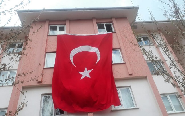 TUNCELİ'NİN OVACIK İLÇESİNDE DÜŞEN HELİKOPTERDE ŞEHİT OLAN ASTSUBAY YAVUZ SELİM KARAMAN’IN ÇORUM’UN SUNGURLU İLÇESİNDEKİ BABA OCAĞINA ATEŞ DÜŞTÜ. (SERKAN ŞANSEVER/ÇORUM-İHA)
