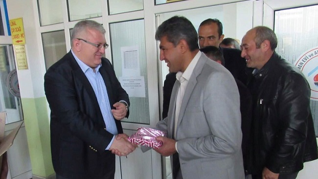 İSKİLİP’TE MUHTARLARA ANLAMLI HEDİYE