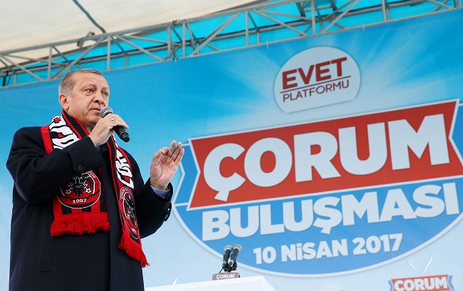 CUMHURBAŞKANI RECEP TAYYİP ERDOĞAN, İSKİLİP, ALACA VE OSMANCIK İLÇELERİNE BU YIL, DODURGA, MECİTÖZÜ, OĞUZLAR İLÇELERİNE İSE 2019 YILINDA DOĞALGAZ VERİLECEĞİNİ BELİRTEREK, "ÇORUM'UN İLÇELERİNİ DE DOĞALGAZIN RAHATLIĞI VE TEMİZLİĞİYLE TANIŞTIRIYORUZ" DEDİ. (İHA/ÇORUM-İHA)