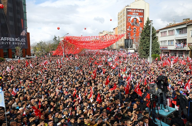 CUMHURBAŞKANI RECEP TAYYİP ERDOĞAN, EVET PLATFORMU TARAFINDAN ABİDE MEYDANI'NDA DÜZENLENEN "ÇORUM BULUŞMASI"NDA VATANDAŞLARA HİTAP ETTİ. (İHA/ÇORUM-İHA)