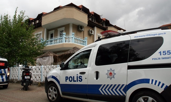 SABANCI'NIN CENAZESİ POLİS VE SAVCI İŞLEMLERİNİN ARDINDAN OTOPSİ İÇİN MUĞLA ADLİ TIP KURUMU'NA GÖNDERİLDİ. (VURAL EFECİK/MUĞLA-İHA)