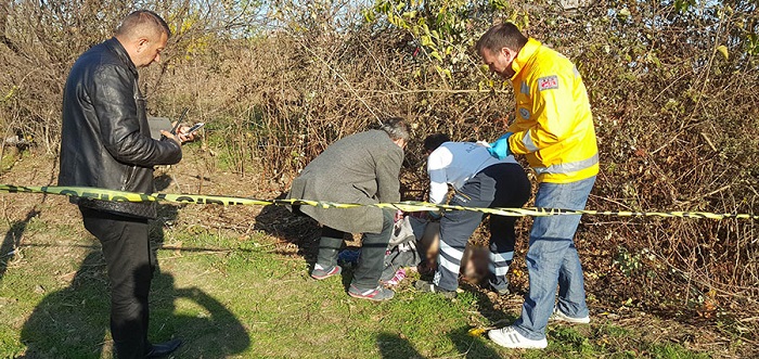 TARLA KENARINDA ÖLÜ BULUNDU