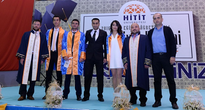 HİTİT’DE MEZUNİYET SEVİNCİ