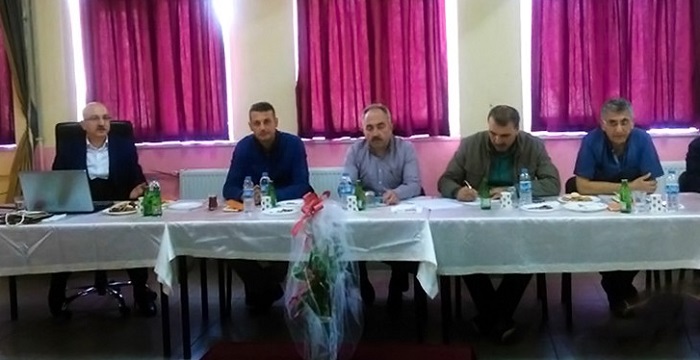 EĞİTİM VE ÖĞRETİMİN TÜM YÖNLERİYLE ELE ALINDIĞI TOPLANTIDA MERKEZİ SINAV VE YGS-LYS BAŞARILARI DA DEĞERLENDİRİLDİ (BÜLENT ÖZKALELİ/ÇORUM-İHA)