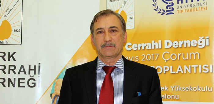 TÜRK CERRAHİ DERNEĞİ BAŞKANI PROF. DR. ÇAĞATAY ÇİFTER, KOLON KANSERLERİ, KALIN BAĞIRSAK VE REKTUM KANSERLERİNİN TÜRKİYE’DE ÖLÜM ORANLARI İÇERİSİNDE ÜÇÜNCÜ SIRADA YER ALDIĞINA DİKKAT ÇEKEREK BU NEDENLE ÖNEMLİ SAĞLIK SORUNU OLDUĞUNA DİKKAT ÇEKTİ. (BÜLENT ÖZKALELİ - M. MUTTALİP YALÇIN/ÇORUM-İHA)