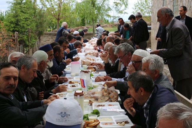 KAYMAKAM GÖZEN DAVETLERİ GERİ ÇEVİRMİYOR (SERKAN ŞANSEVER/ÇORUM-İHA)