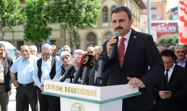 ÇORUM BELEDİYE BAŞKANI MUZAFFER KÜLCÜ, SOSYAL VE KÜLTÜREL ETKİNLİKLERLE HALKA IŞIK TUTTUKLARINI SÖYLEDİ (M. MUTTALİP YALÇIN/ÇORUM-İHA)