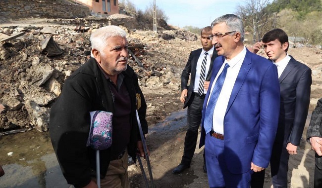 ÇORUM VALİSİ YANAN KÖYÜ GEZDİ