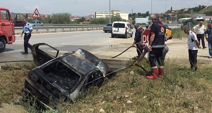 ÇORUM’DA ARAÇ PATLADI: 4 ÖLÜ