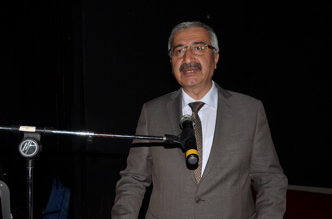 BAŞBAKANLIK TOPLU KONUT İDARESİ TARAFINDAN OSMANCIK İLÇESİNE YAPTIRILAN 198 KONUTUN HAK SAHİPLERİNE TESLİM EDİLİRKEN, ŞENYURT MAHALLESİNE YAPILACAK OLAN 138 KONUT İÇİN KURA ÇEKİLEREK HAK SAHİPLERİ BELİRLENDİ. (M. MUTTALİP YALÇIN/ÇORUM-İHA)