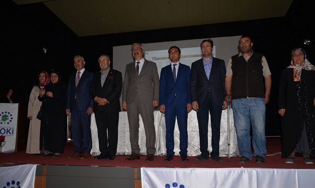 BAŞBAKANLIK TOPLU KONUT İDARESİ TARAFINDAN OSMANCIK İLÇESİNE YAPTIRILAN 198 KONUTUN HAK SAHİPLERİNE TESLİM EDİLİRKEN, ŞENYURT MAHALLESİNE YAPILACAK OLAN 138 KONUT İÇİN KURA ÇEKİLEREK HAK SAHİPLERİ BELİRLENDİ. (M. MUTTALİP YALÇIN/ÇORUM-İHA)