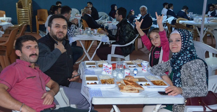 KARGI ÜLKÜ OCAKLARI AÇILIŞIN ARDINDAN İFTAR YEMEĞİ PROGRAMI DÜZENLEDİ (TURAN OZAN ACAR/ÇORUM-İHA) (TURAN OZAN ACAR/ÇORUM-İHA)