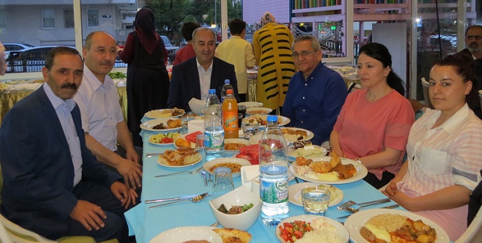 ÇORUM GAZETECİLER CEMİYETİ TARAFINDAN DÜZENLENEN İFTAR YEMEĞİ KAYMAK CAFE RESTORAN’DA GERÇEKLEŞTİ (BÜLENT ÖZKALELİ/ÇORUM-İHA)