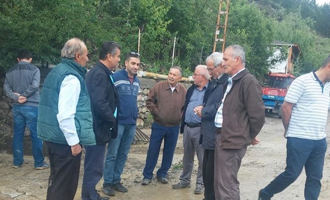 ÇORUM’DA ETKİLİ OLAN ETKİLİ YAĞIŞ İLÇELERDE HAYATI OLUMSUZ ETKİLEDİ. (İSMAİL KABAKDERE - M. MUTTALİP YALÇIN/ÇORUM-İHA)