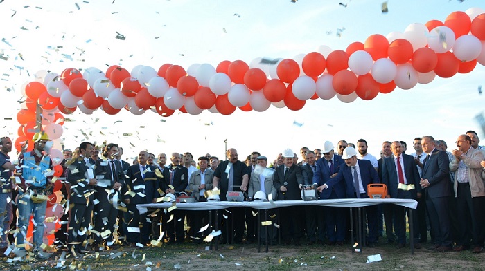 ÇORUM’UN ALACA İLÇESİNE YAPILACAK OLAN VE ARSASI HAYIRSEVERLER SECAATTİN-MEHMET VE METİN COŞKUN KARDEŞLER TARAFINDAN BAĞIŞLANAN HACI SÜLEYMAN COŞKUN ANADOLU İMAM HATİP LİSESİ’NİN TEMELİ DÜZENLENEN TÖRENLE ATILDI (M. MUTTALİP YALÇIN/ÇORUM-İHA)
