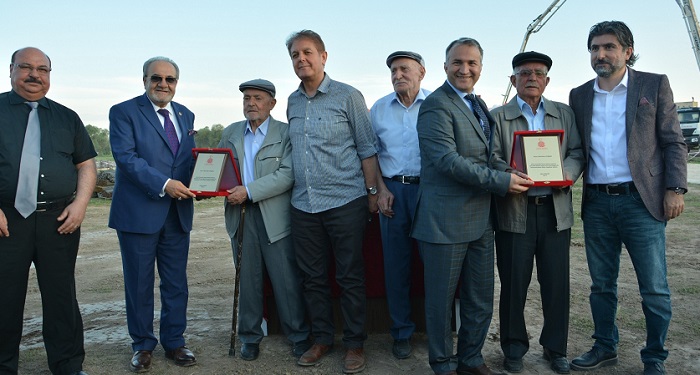 HAYIRSEVER KARDEŞLER OKUL YAPTIRIYOR