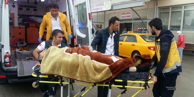 ÇORUM’DA BİR YOLCU OTOBÜSÜNÜN ÜST GEÇİTTEN UÇMASI SONUCU MEYDANA GELEN TRAFİK KAZASINDA 48 KİŞİ YARALANDI. (M. MUTTALİP YALÇIN - SERKAN ŞANSEVER/ÇORUM-İHA)