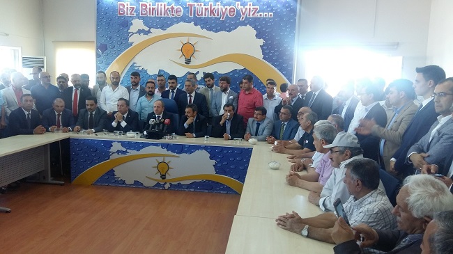 AK PARTİ ÇORUM İL TEŞKİLATLARI TARAFINDAN RAMAZAN BAYRAMI NEDENİYLE BAYRAMLAŞMA PROGRAMI DÜZENLENDİ. (M. MUTTALİP YALÇIN/ÇORUM-İHA)