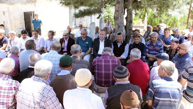 ÇORUM’UN SUNGURLU BELEDİYESİ AREFE GÜNÜ MEZARLIKLARDA KURAN-I KERİM VE MEVLİD OKUTTU. (SERKAN ŞANSEVER/ÇORUM-İHA)