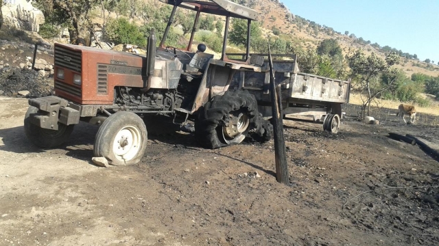 BU KEZ ÇAY YÜKLÜ RÖMORK YANDI