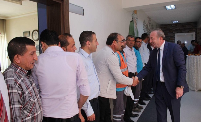 BAŞKAN TEK TEK BAYRAMLAŞTI (SERKAN ŞANSEVER/ÇORUM-İHA)