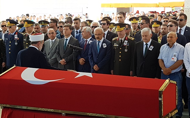 ŞIRNAK’IN ULUDERE İLÇESİ KIRSALINDA ARAÇLA İNTİKAL HALİNDEKİ GÜVENLİK GÜÇLERİNE TERÖRİSTLERCE DÜZENLENEN SALDIRIDA ŞEHİT OLAN JANDARMA ER MUHAMMED FURKAN DEMİREL, ANKARA'DA BAŞBAKAN BİNALİ YILDIRIM'IN DA KATILDIĞI TÖRENLE SON YOLCULUĞUNA UĞURLANIYOR. (EMRE YÜZÜGÜLDÜ - MUSTAFA APAYDIN - YAĞMUR YILDIZ/ANKARA-İHA)