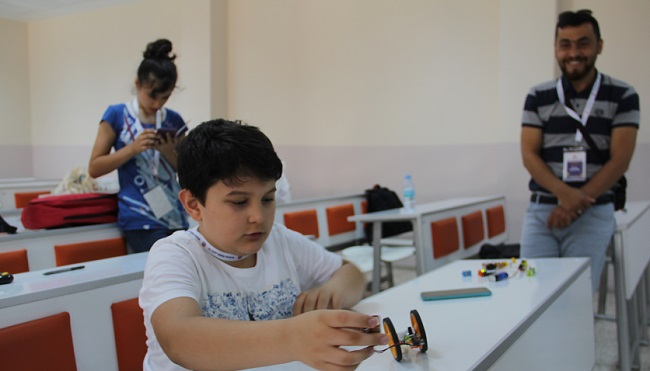 HİTİT ÜNİVERSİTESİ, KAPILARINI ÇOCUKLARA AÇTI. (M. MUTTALİP YALÇIN/ÇORUM-İHA)