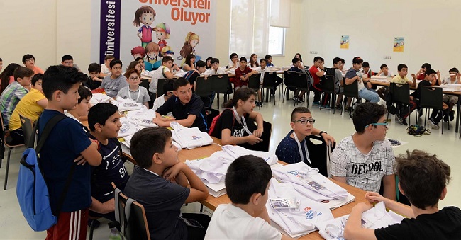 HİTİT ÜNİVERSİTESİ, KAPILARINI ÇOCUKLARA AÇTI. (M. MUTTALİP YALÇIN/ÇORUM-İHA)