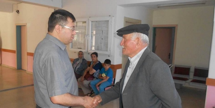 OSMANCIK KAYMAKAMI FİKRET ZAMAN, TAPU MÜDÜRLÜĞÜ VE KADASTRO BİRİM AMİRLİĞİNİ ZİYARET EDEREK YETKİLİLERDEN TADİLAT ÇALIŞMALARI HAKKINDA BİLGİ ALDI (İSMAİL KABAKDERE/ÇORUM-İHA)