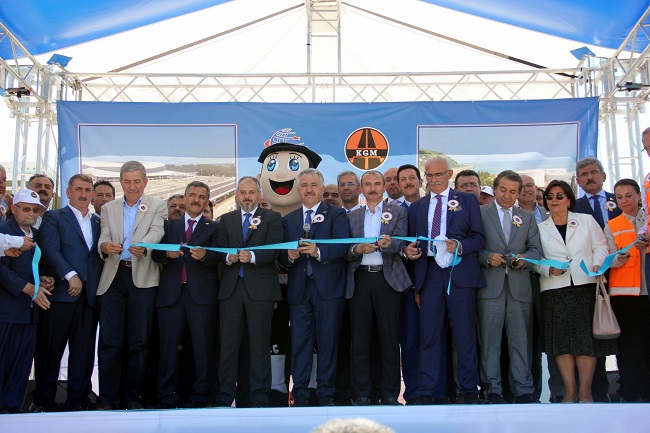 SAMSUN’DA YAPIMI TAMAMLANAN 4ADET KAVŞAK KÖPRÜSÜNÜN AÇILIŞI, ULAŞTIRMA VE DENİZCİLİK BAKANI AHMET ARSLAN VE GENÇLİK VE SPOR BAKANI AKİF ÇAĞATAY KILIÇ’IN KATILIMIYLA GERÇEKLEŞTİ. (KENAN AKYÜZ - ŞAHİN BİNİCİ/SAMSUN-İHA)