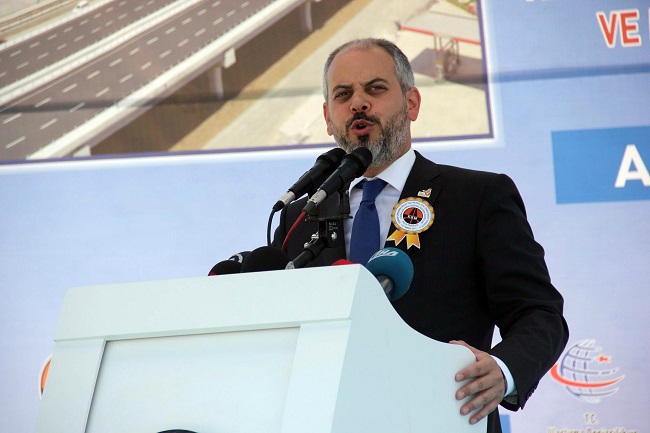 GENÇLİK VE SPOR BAKANI AKİF ÇAĞATAY KILIÇ İSE, “BİR SÖZ VERDİK. O SÖZ DE, OLİMPİYATLARA KADAR BU KAVŞAK KÖPRÜLER BİTECEK VE ORGANİZASYON BAŞLAMADAN ÖNCE HAYATA GEÇMİŞ OLACAKTI. AK PARTİ İKTİDARLARININ BİR ÖZELLİĞİ VAR. SAYIN CUMHURBAŞKANIMIZIN 2002 YILINDAN BERİ KULLANMIŞ OLDUĞU BİR SÖZ VAR. BİZ SÖZÜ VERİRİZ. TARİHİ VERİRİZ VE ONU GERÇEKLEŞTİRİRİZ" DEDİ. (KENAN AKYÜZ - ŞAHİN BİNİCİ/SAMSUN-İHA)