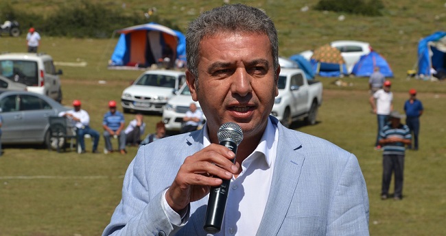 CHP ÇORUM MİLLETVEKİLİ VE TBMM İDARE AMİRİ TUFAN KÖSE, “ÇALDAĞ’DAN SERGİLEDİĞİMİZ BİRLİK VE BERABERLİĞİMİZİ DEVAM ETTİRDİĞİMİZ SÜRECE ONLARA KORKU SALMAYA DOSTLARIMIZA DA GÜVEN VERMEYE DEVAM EDECEĞİZ” DEDİ. (İSMAİL KABAKDERE - M. MUTTALİP YALÇIN/ÇORUM-İHA)